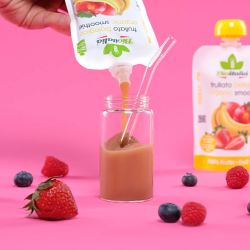 Apple, strawberry and banana smoothie