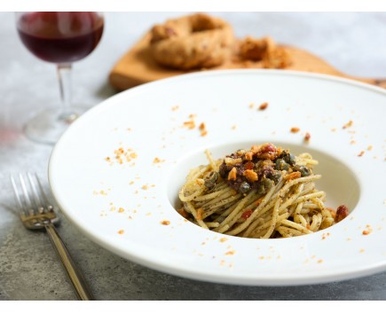 Spaghetti alla puttanesca bianca